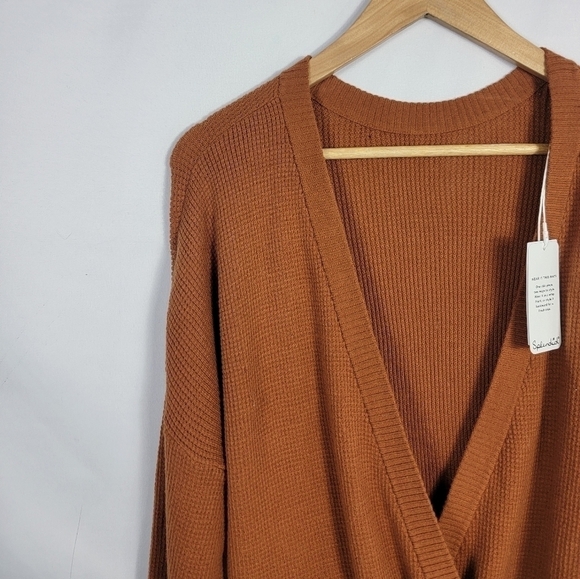 Women's NWT Splendid sweater - Picture 3 of 6